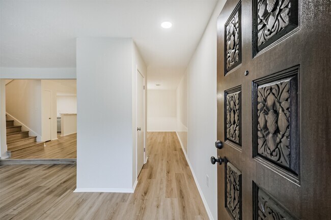 Building Photo - 3362 Continental Dr