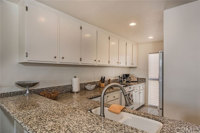 Building Photo - 6326 Marina Pacifica Dr S