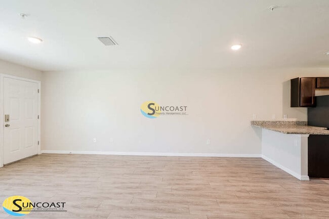 Building Photo - 9223 N Mendoza Way