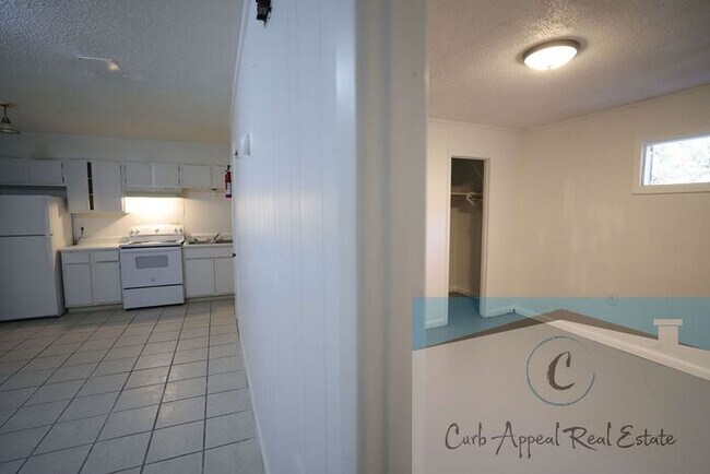 Building Photo - 1 bed / 1 bath apartment - $550