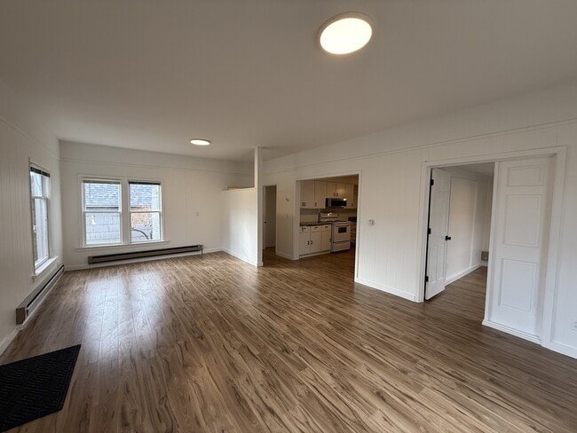 Building Photo - 125 E Allen Ave