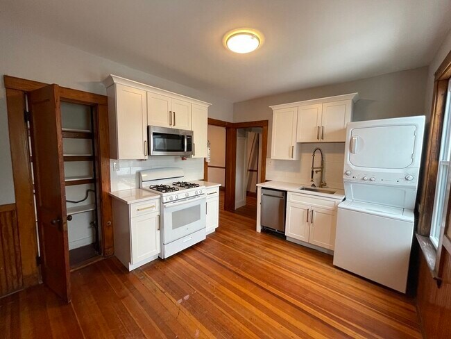 Building Photo - 9 Sumner Sq