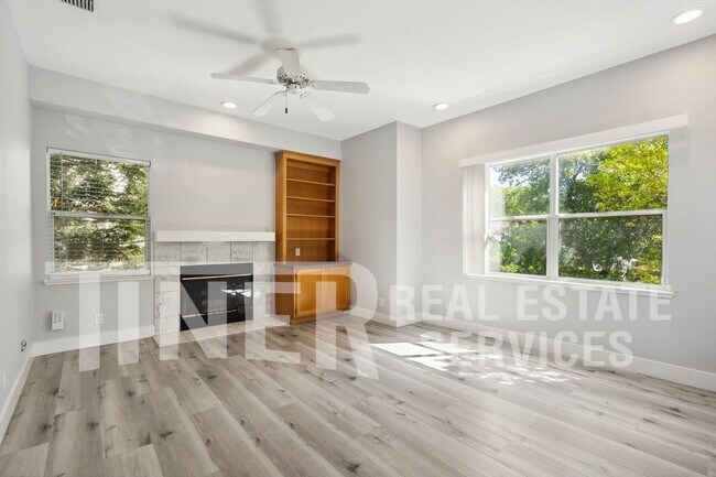 Foto del edificio - Charming Home in Midtown's Newton Booth Ne...
