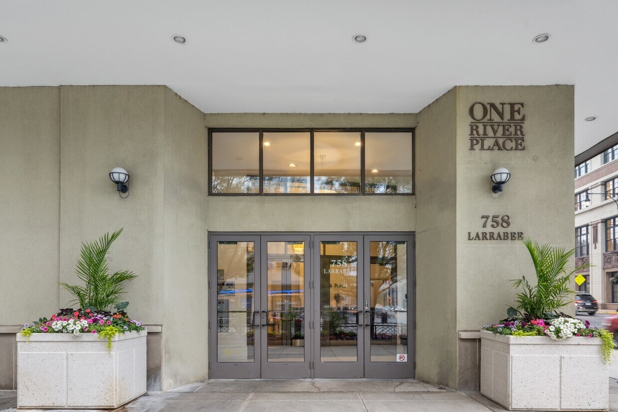 Foto principal - 758 N Larrabee St