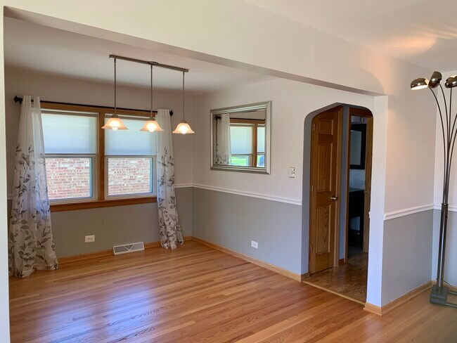 Building Photo - 4420 Opal Ave