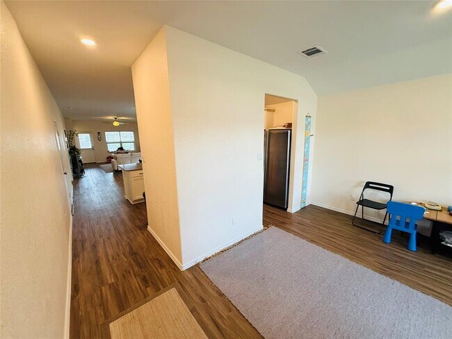 Building Photo - 5612 Bellissima Way