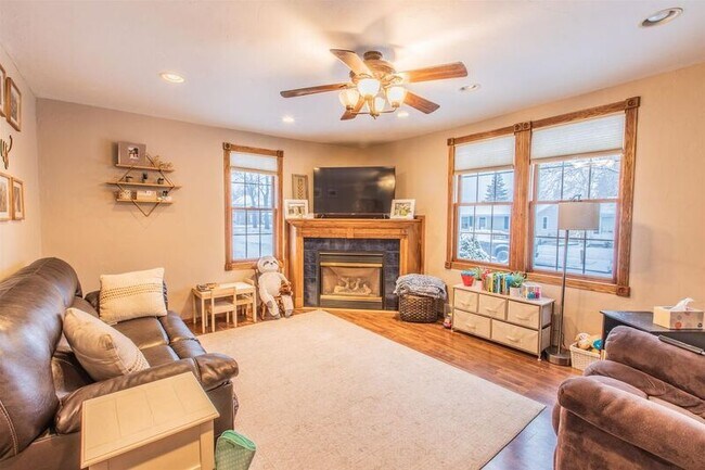 Foto del edificio - 120 N Winnebago St