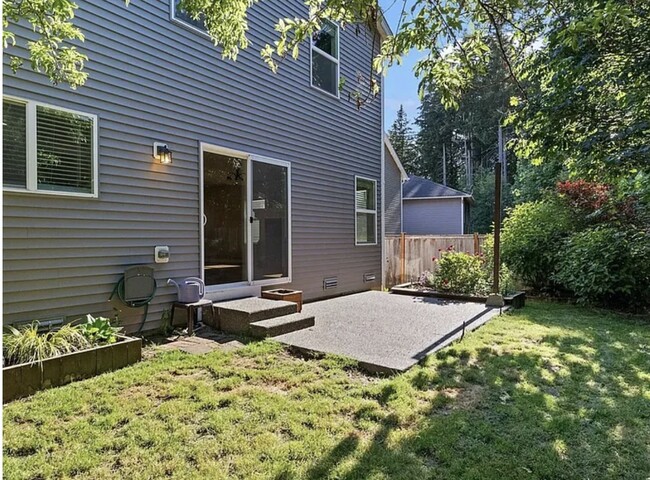 Building Photo - 872 G Street Southwest