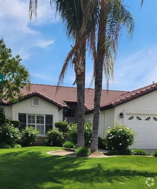 Apartamentos de renta en Campus Park Bakersfield, CA
