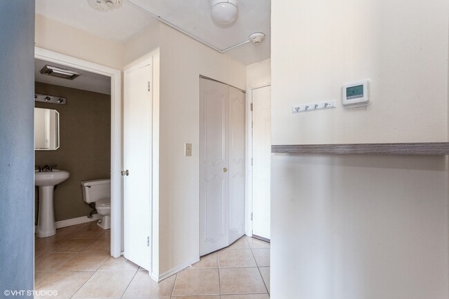 Building Photo - 4500 Beau Monde Dr
