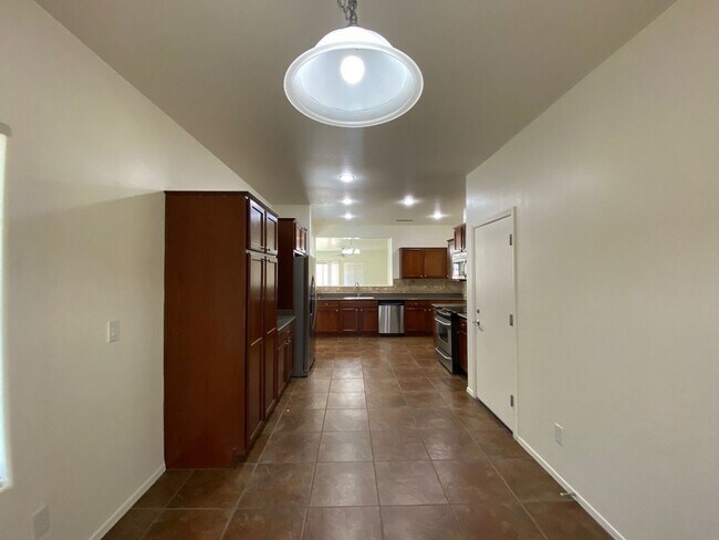 Foto del edificio - Available Now For Move In! Beautiful 4Bed/...