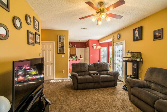 Building Photo - 13465 Huntington Cir