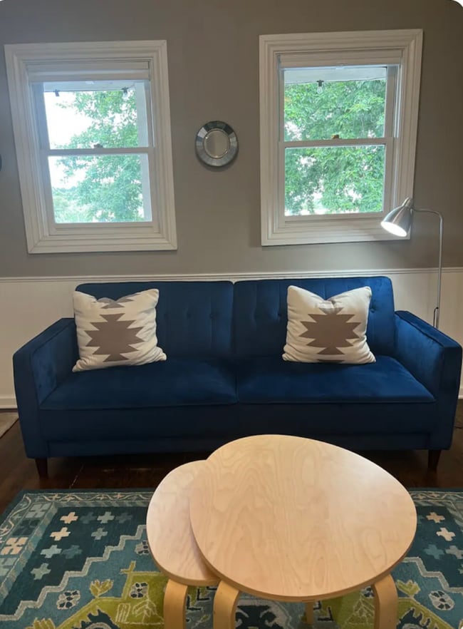 Building Photo - Charming 1 Bedroom with Fenced Yard & Park...