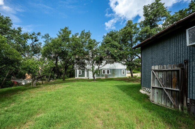 Foto del edificio - 10011 Little Creek Cir