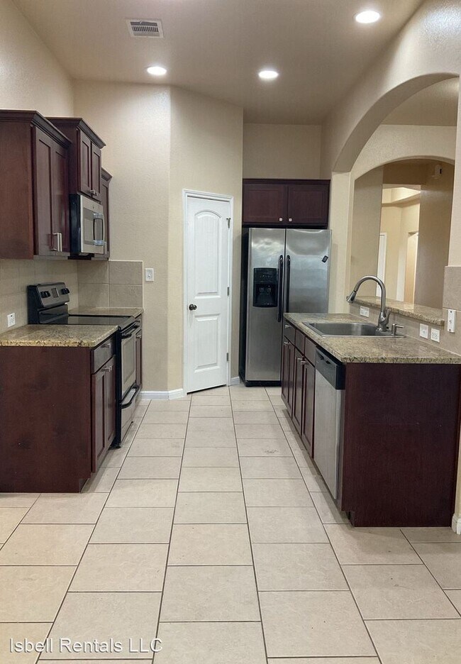 Foto del edificio - 4 br, 2 bath House - 300 W Libra Drive