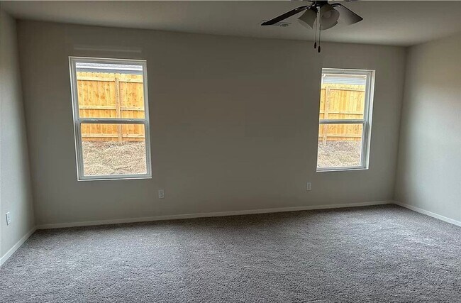 Foto del edificio - One Level/Four Bed/Two Bath/Two Car Garage...