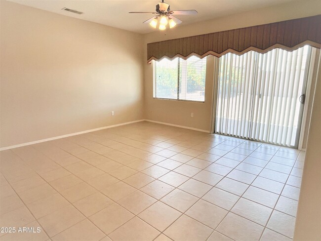 Foto del edificio - 16585 W Tranquility Ln