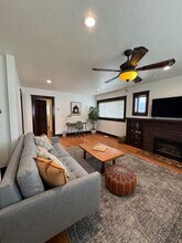 Building Photo - 3076 Melbourne St