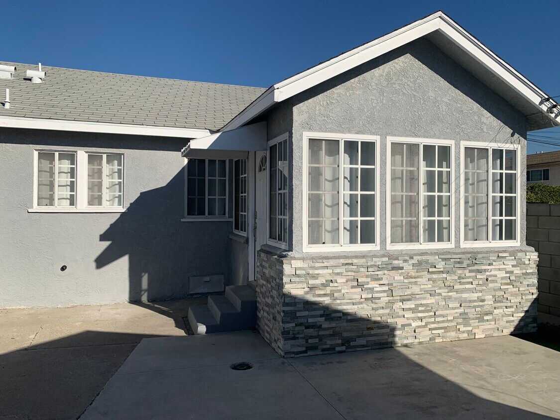 Foto principal - 754 West 18th Street