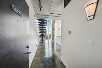 Building Photo - 2000 Bagby St