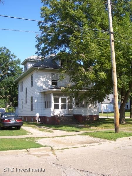 Primary Photo - 5 br, 2 bath House - 301 N. Johnson
