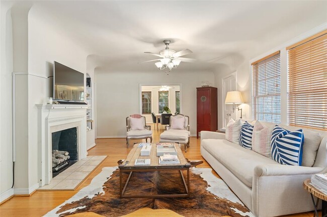 Foto del edificio - 4513 Fairway Ave