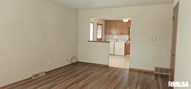 Foto del edificio - 3343 5th St