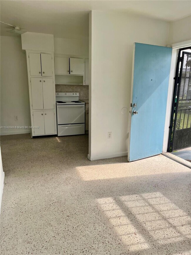 Building Photo - 3040 NW 135th St