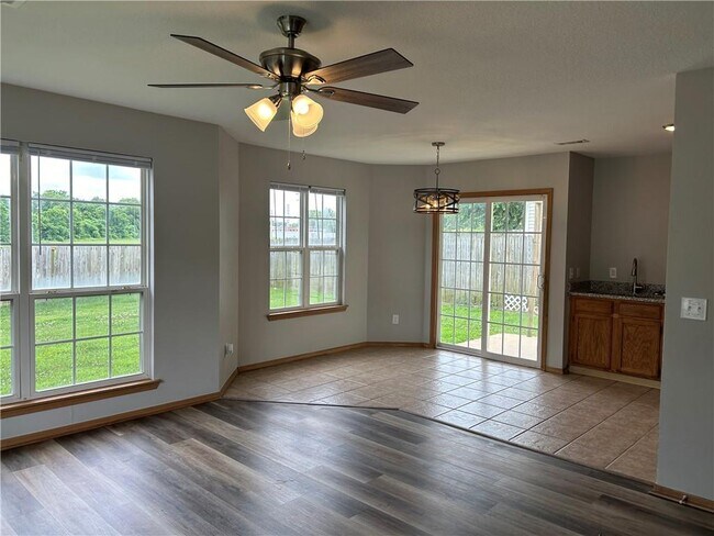Building Photo - 308 Grant Springs Dr