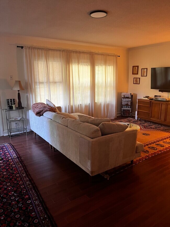 Foto del edificio - 1003 Marilyn Dr