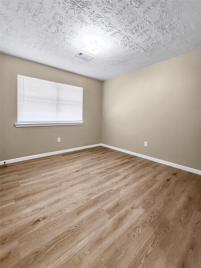 Building Photo - 137 County Rd 3431