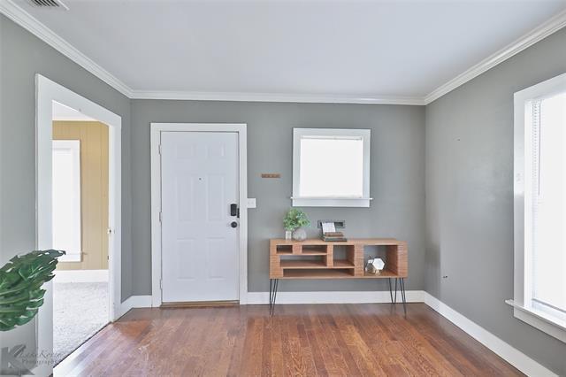 Building Photo - 725 Vine St