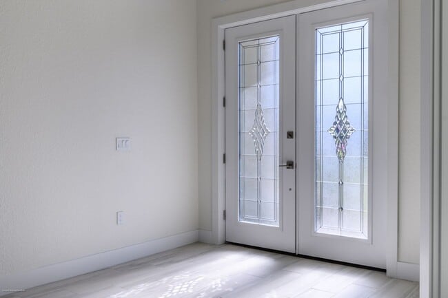 Building Photo - PET FRIENDLY BRAND-NEW LUXURY EXECUTIVE HOME