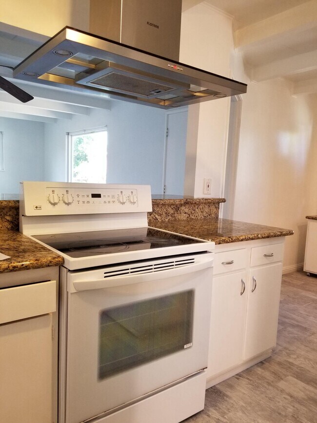 Building Photo - 37051 Towers Way