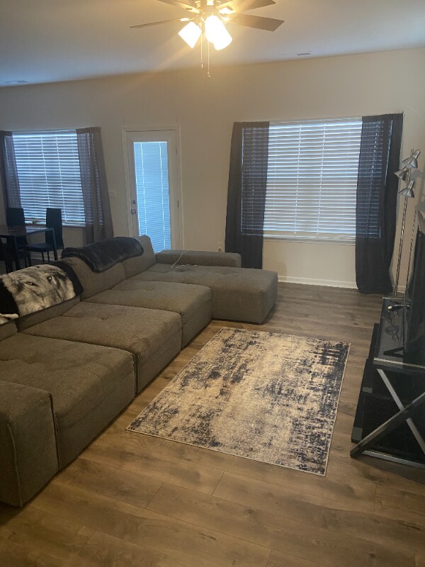 Foto del edificio - 157 Leo St