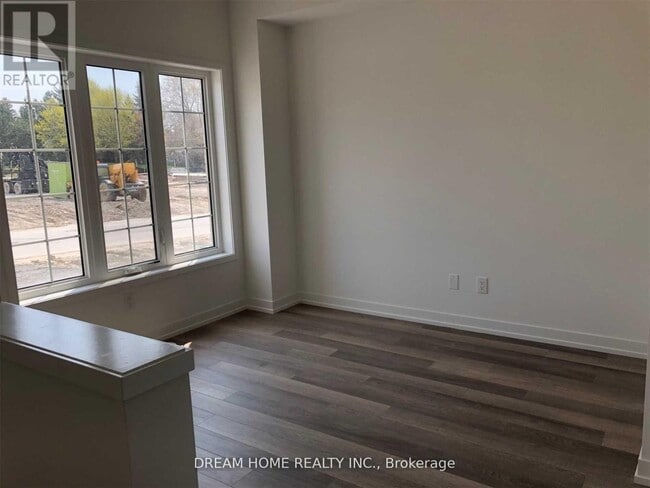 Building Photo - 7 Heswall Ln