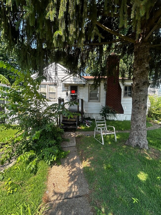Building Photo - 5621 Sunbury Ave