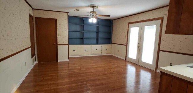 Building Photo - 7903 Brentwood
