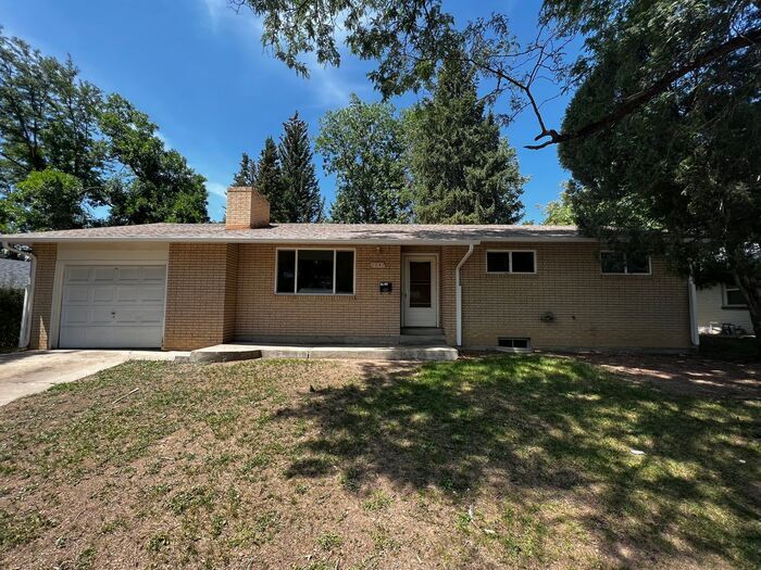 Primary Photo - Spacious ranch-style home in Western Fort ...