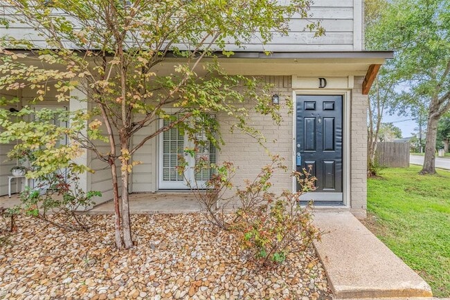 Building Photo - 1403 Airline Dr