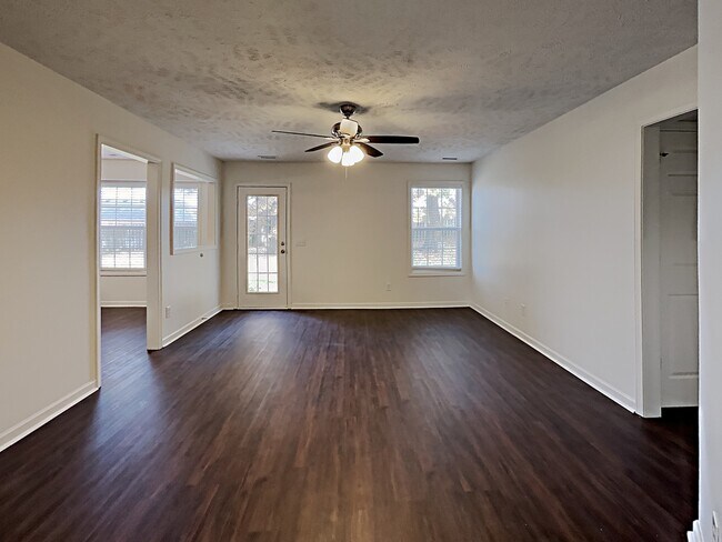 Building Photo - 6007 Boxer Place