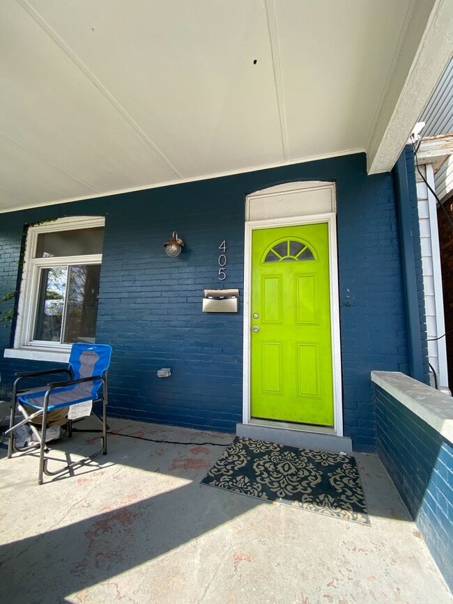 Building Photo - 405 Edgemont St