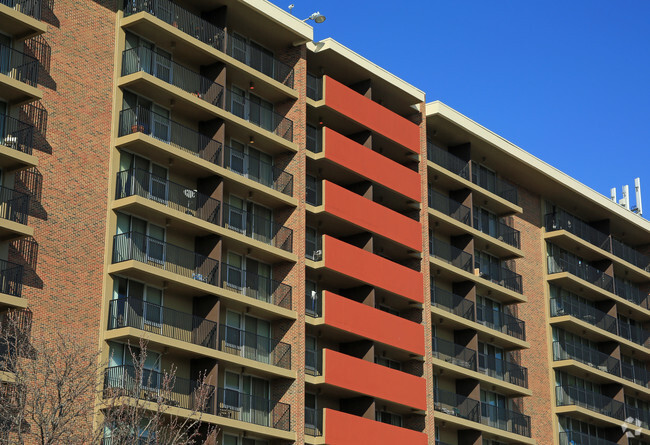 Building Photo - Pioneer Plaza