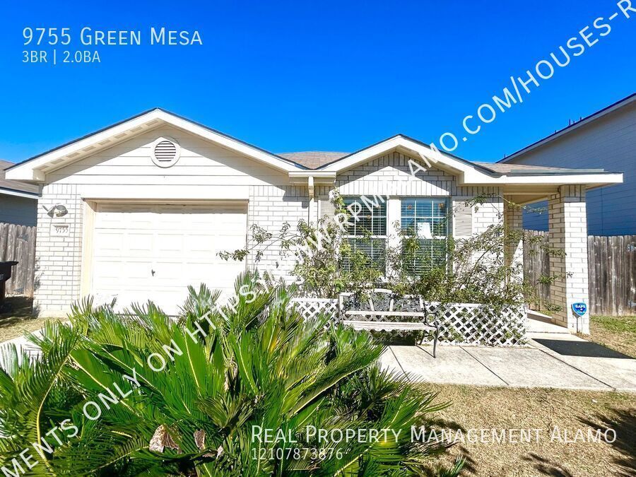 Foto principal - AVAILABLE NOW! 3 Bedroom / 2 Bath Home Nea...