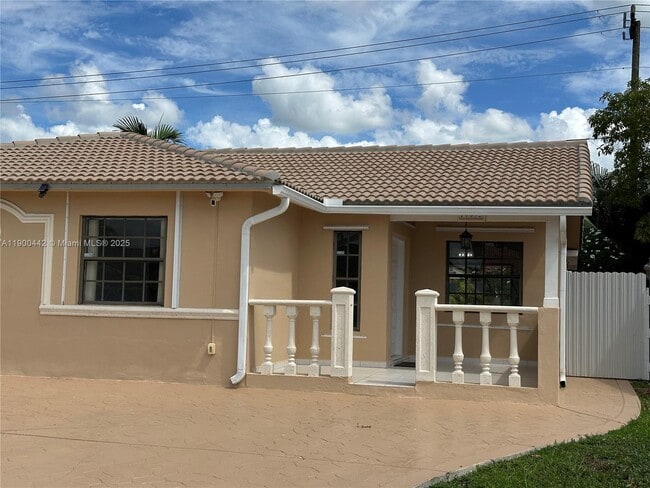Building Photo - 10075 NW 129th Terrace