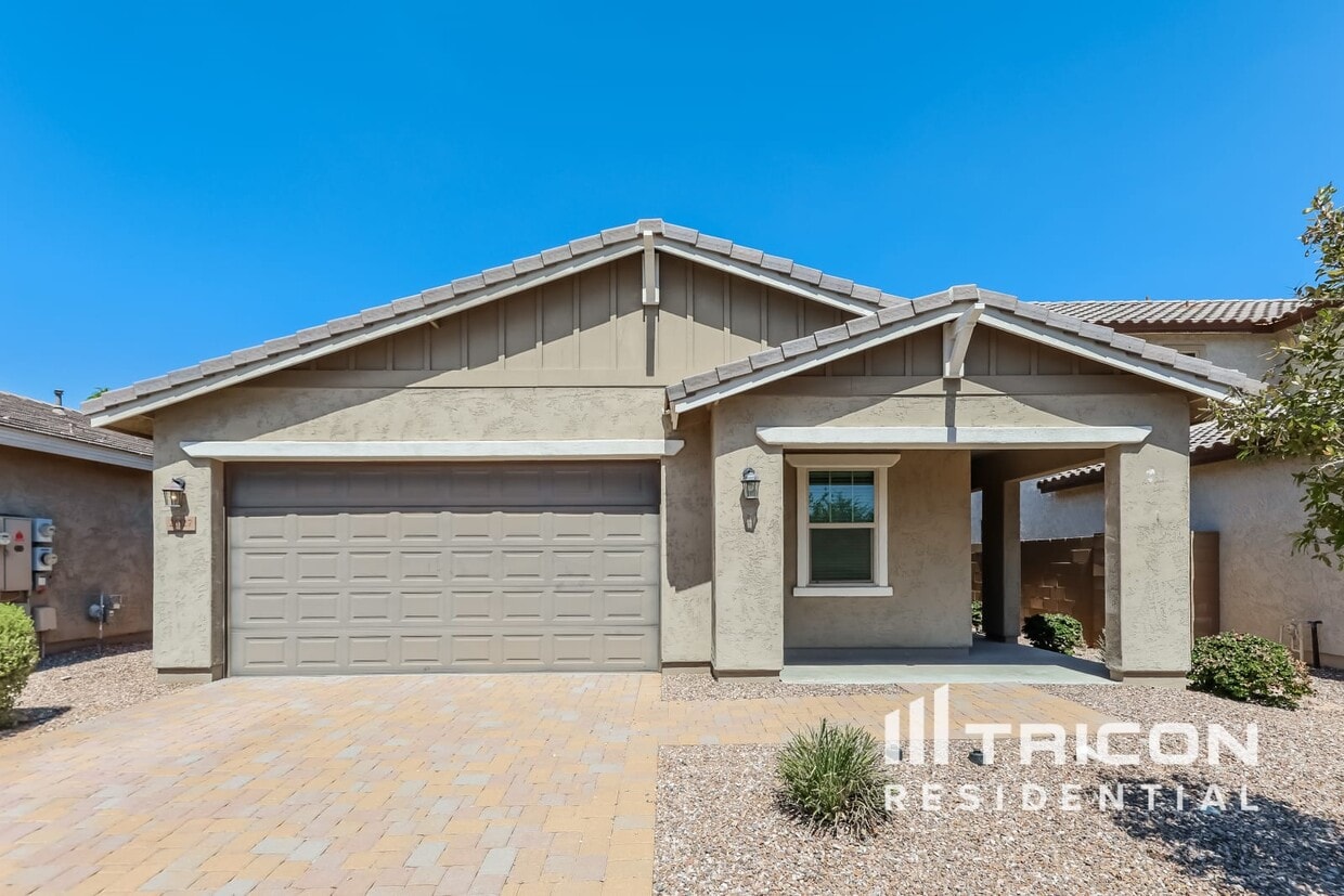 Foto principal - 26127 N 121st Ave