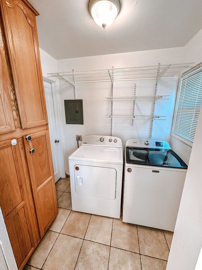 Building Photo - House in Livermore Available Now!