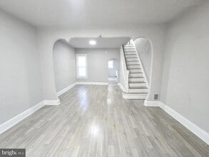 Building Photo - 4436 N Chadwick St