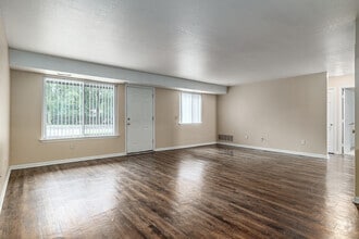 2BD, 2BA - 1176SF - Oakridge Apartments