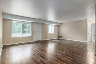 2BD, 2BA - 1176SF - Oakridge Apartments